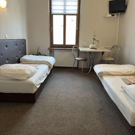 Hotel Gryf *